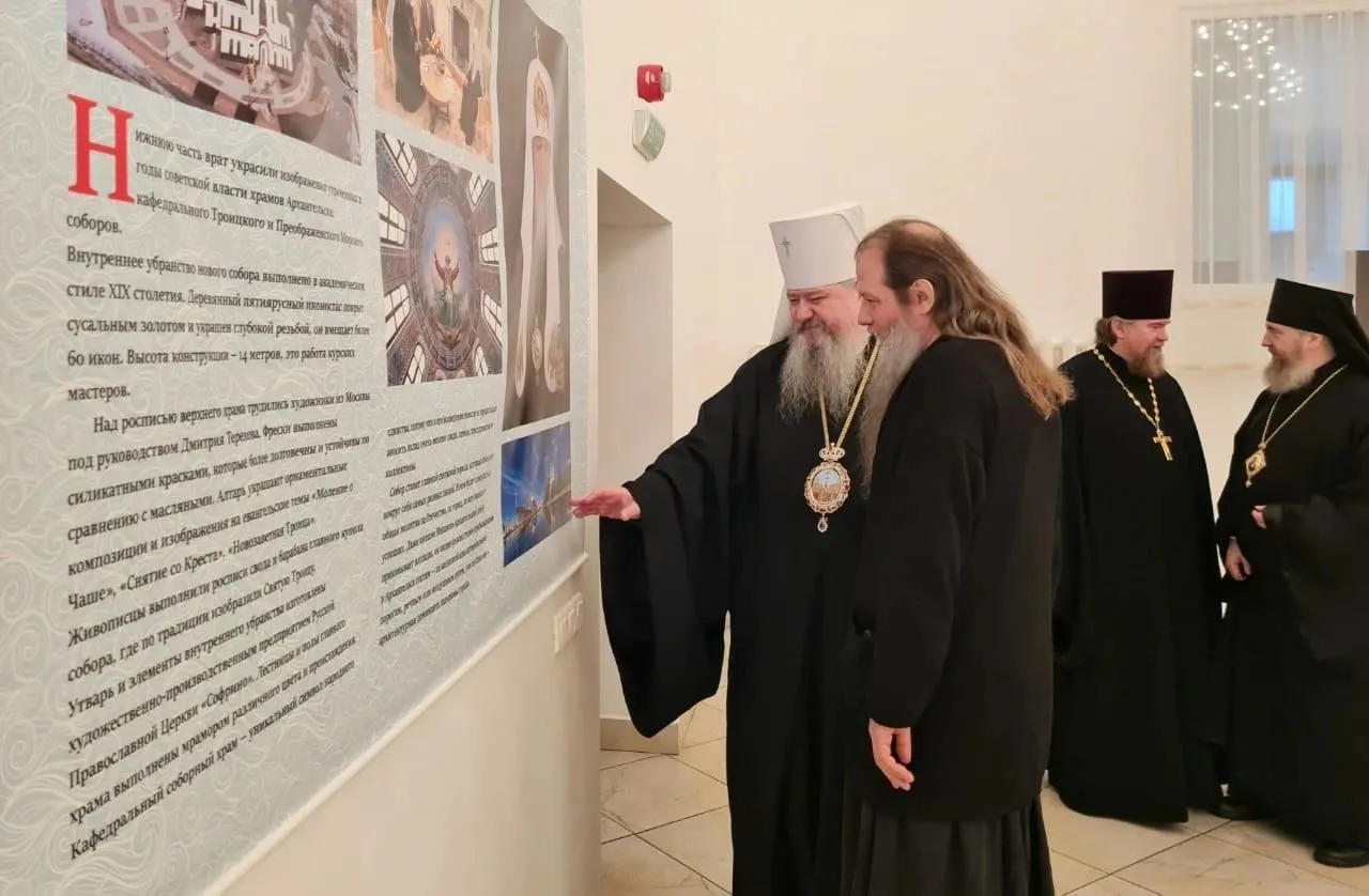 Состоялась встреча митрополита Корнилия с епископом Ноябрьским Феодосием