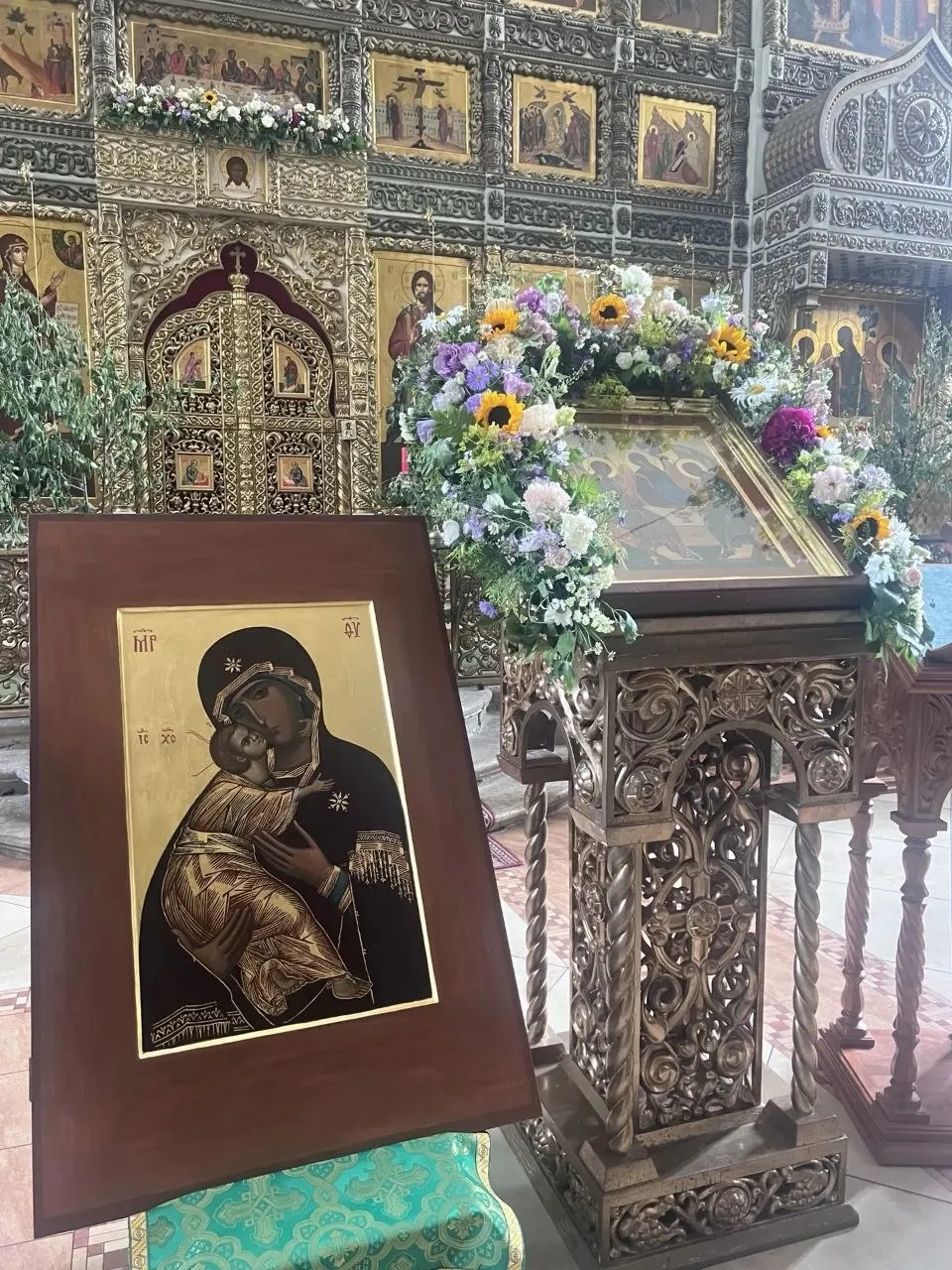Прибытие Владимирской иконы Божией Матери в храм на Шаболовке