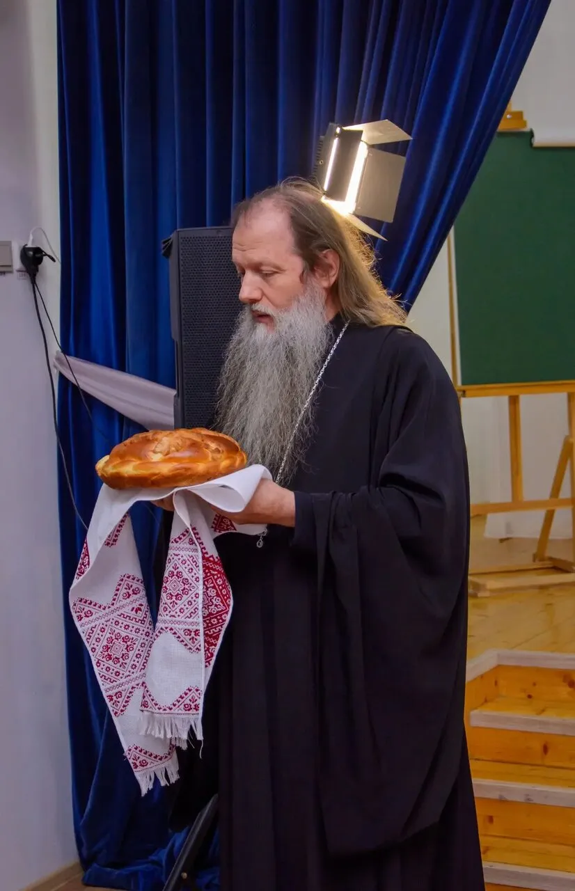 Протоиерей Артемий Владимиров в Центре «Умиление»