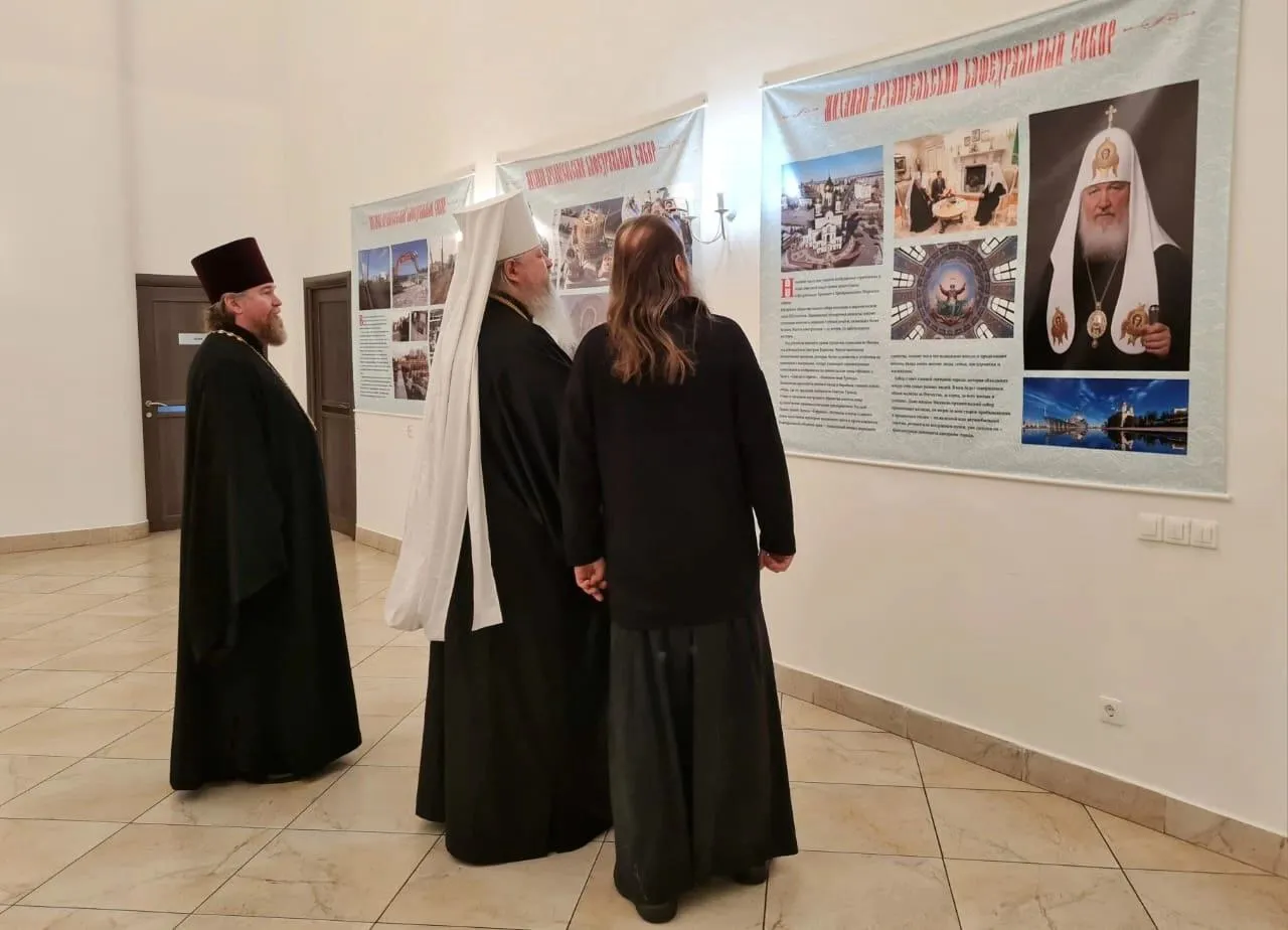 Состоялась встреча митрополита Корнилия с епископом Ноябрьским Феодосием