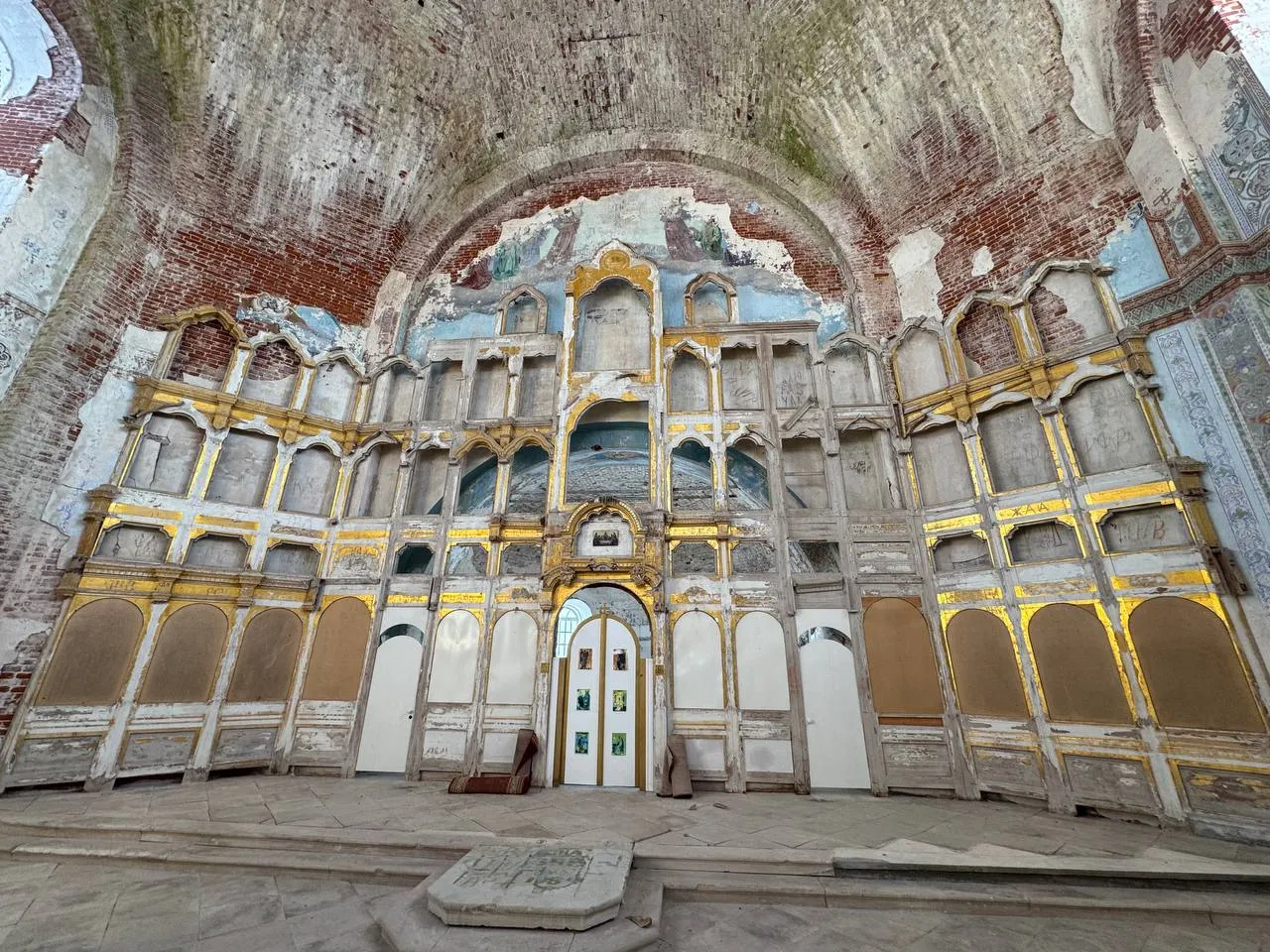 Фоторепортаж из Свят-Артемиево Веркольского монастыря