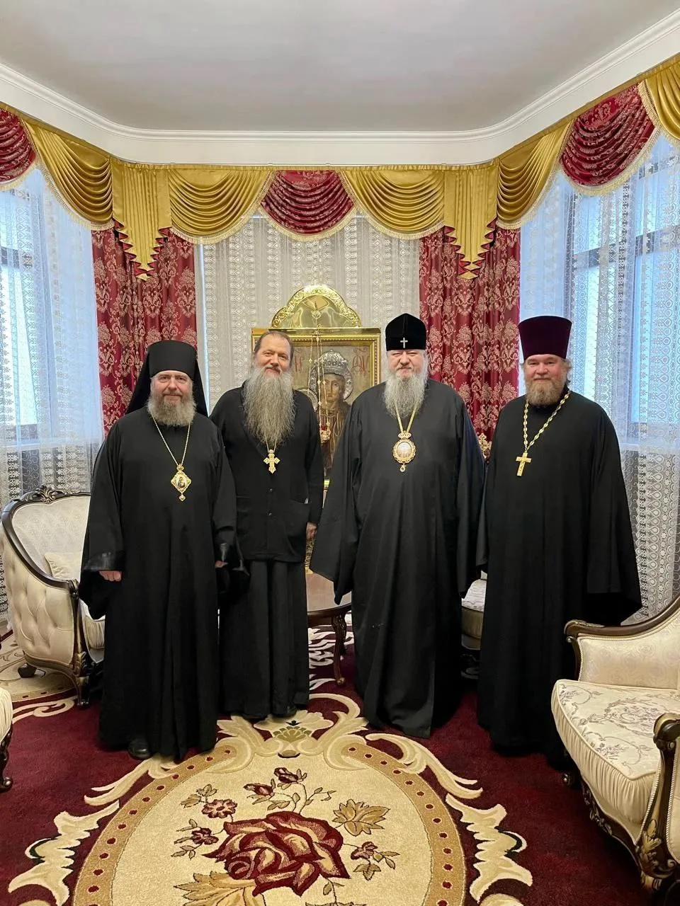Состоялась встреча митрополита Корнилия с епископом Ноябрьским Феодосием