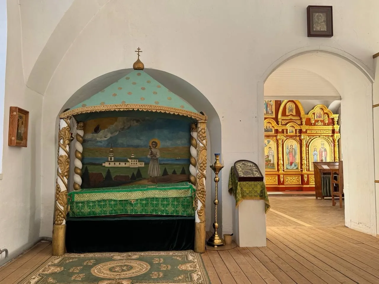 Храм святого праведного отрока Артемия в Веркольском монастыре